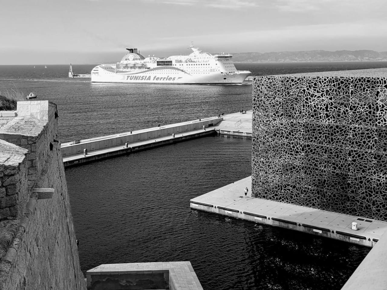 Vue Mer Le Panoramique Vieux-Port De Marseilles Exterior foto